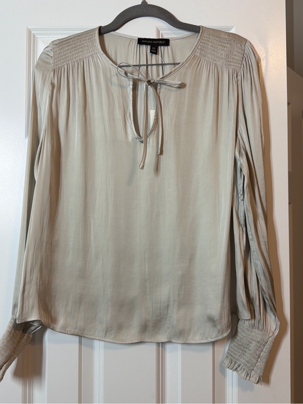 Banana Republic Light Cream Tie-Neck Blouse